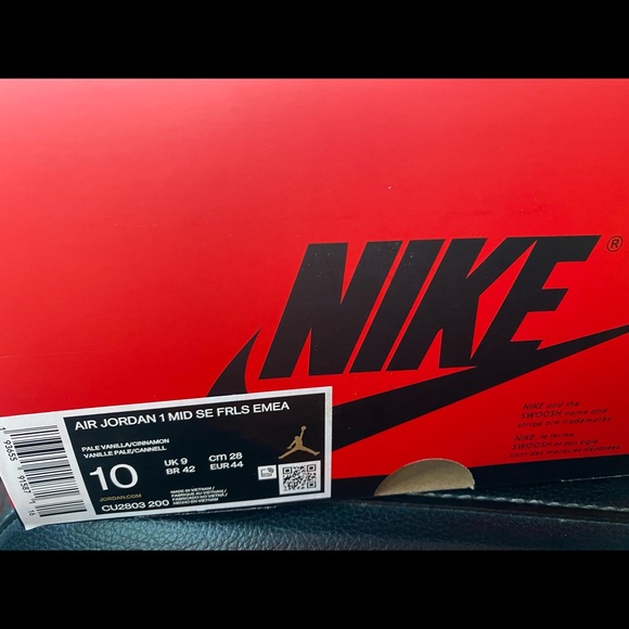 Maison Chateau Rouge x Air Jordan 1 Mid SE ‘FEARLESS’ - Picture 5 of 5